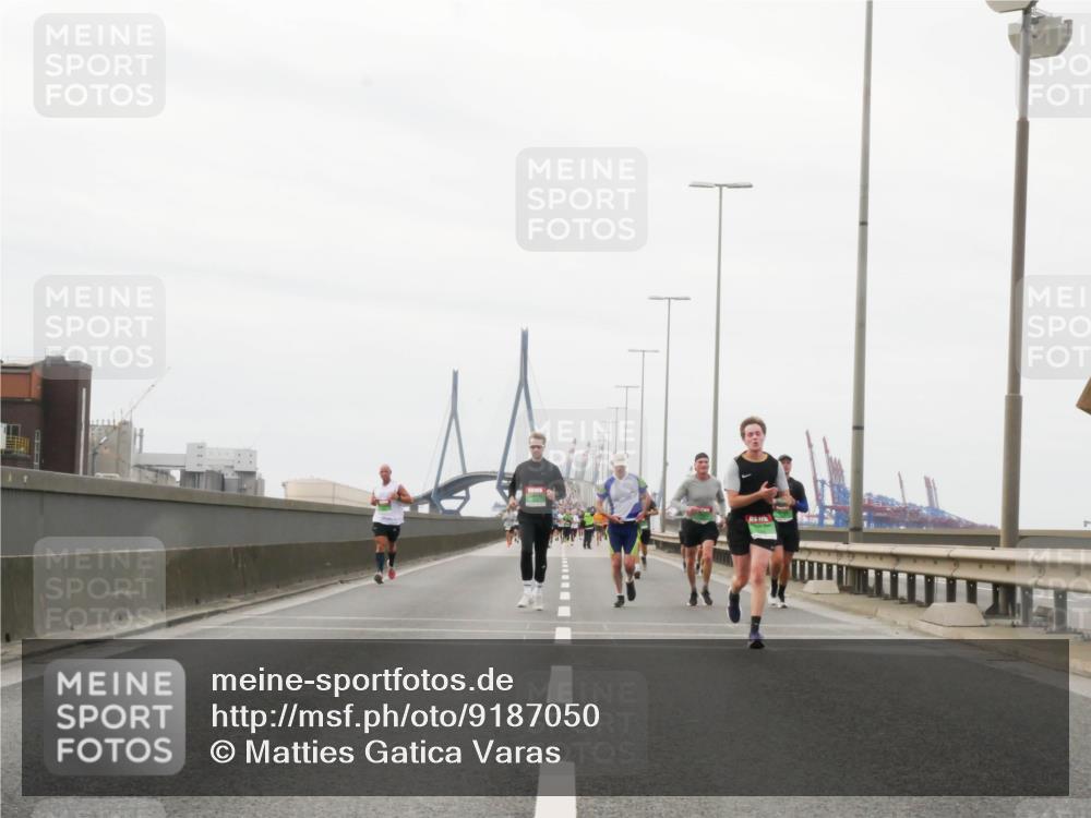 03.10.2025 - Köhlbrandbrückenlauf Matties Gatica Varas http://msf.ph/oto/9187050 03.10.2025 15:48:42 Position 3  meine-sportfotos.de
