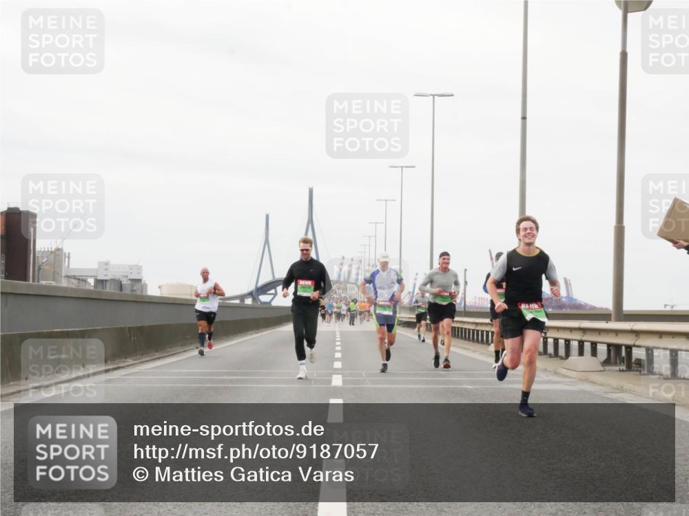 03.10.2025 - Köhlbrandbrückenlauf Matties Gatica Varas http://msf.ph/oto/9187057 03.10.2025 15:48:43 Position 3  meine-sportfotos.de