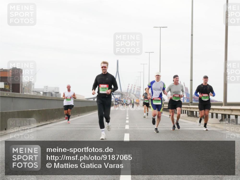 03.10.2025 - Köhlbrandbrückenlauf Matties Gatica Varas http://msf.ph/oto/9187065 03.10.2025 15:48:45 Position 3 7224 meine-sportfotos.de