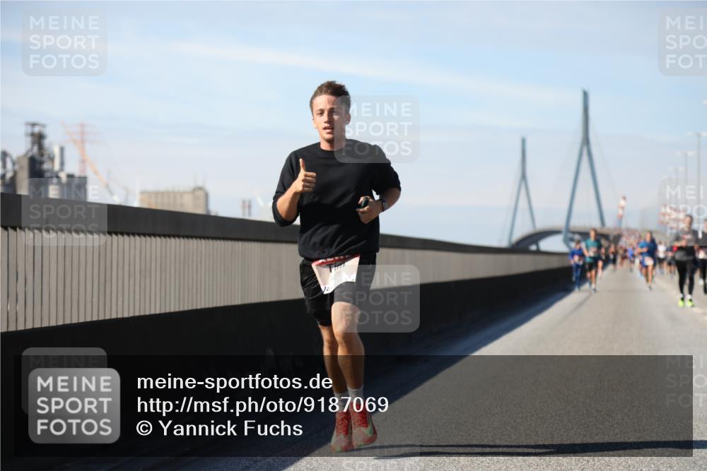 03.10.2025 - Köhlbrandbrückenlauf Yannick Fuchs http://msf.ph/oto/9187069 03.10.2025 11:45:31 Position 3 4073 meine-sportfotos.de