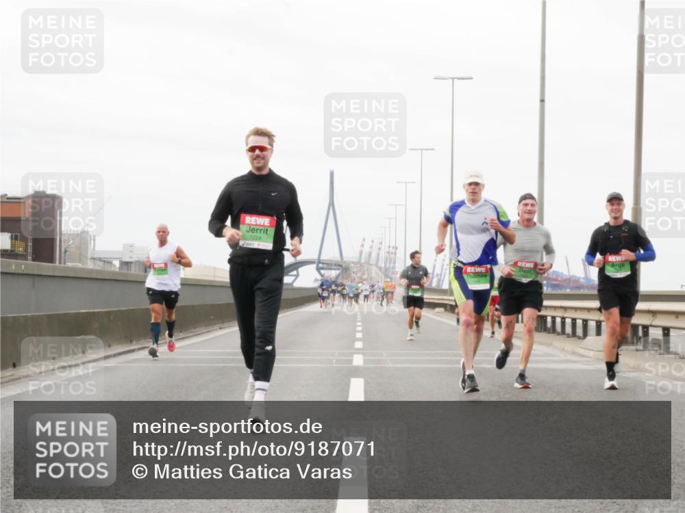 03.10.2025 - Köhlbrandbrückenlauf Matties Gatica Varas http://msf.ph/oto/9187071 03.10.2025 15:48:46 Position 3 7224 meine-sportfotos.de