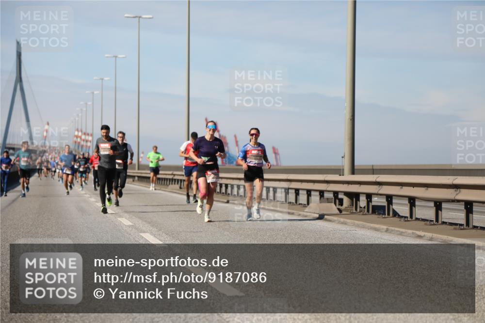 03.10.2025 - Köhlbrandbrückenlauf Yannick Fuchs http://msf.ph/oto/9187086 03.10.2025 11:45:34 Position 3  meine-sportfotos.de