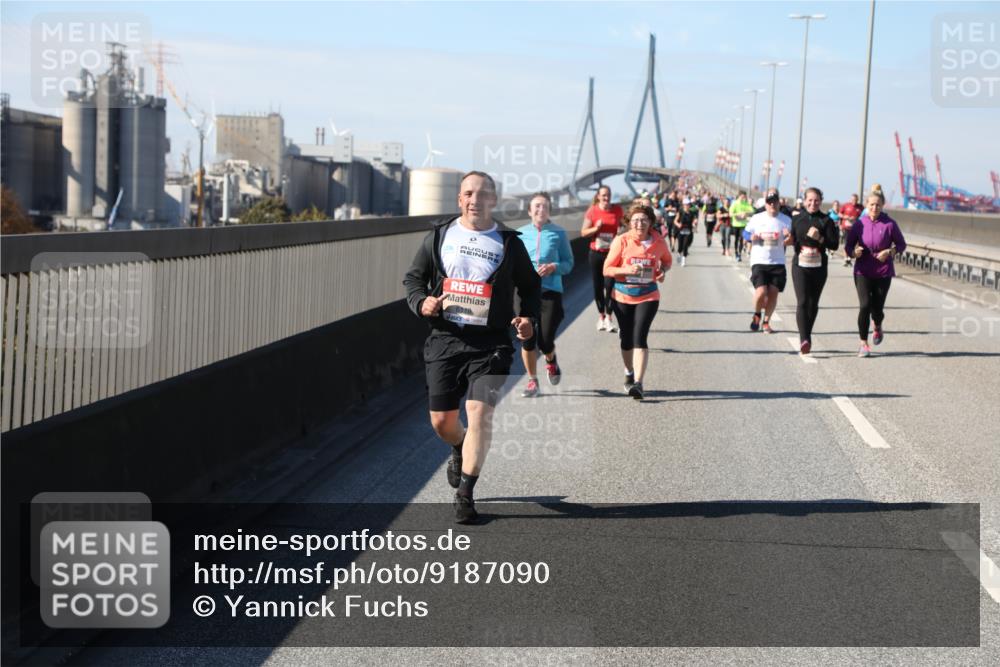 03.10.2025 - Köhlbrandbrückenlauf Yannick Fuchs http://msf.ph/oto/9187090 03.10.2025 12:06:18 Position 3 6118 meine-sportfotos.de