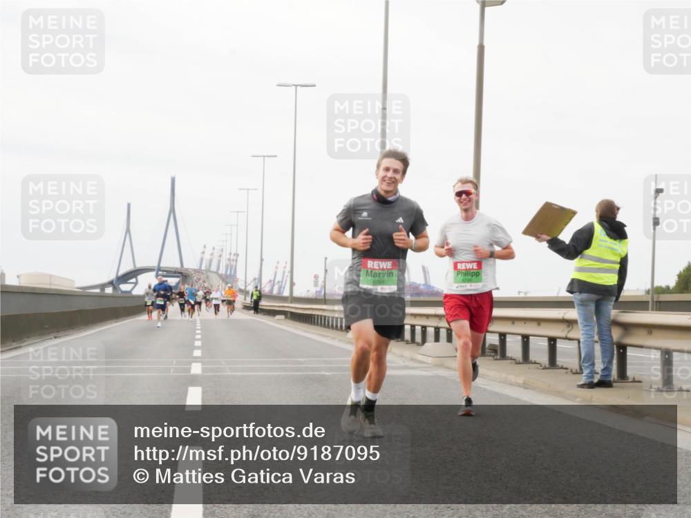 03.10.2025 - Köhlbrandbrückenlauf Matties Gatica Varas http://msf.ph/oto/9187095 03.10.2025 15:48:51 Position 3 8784 meine-sportfotos.de