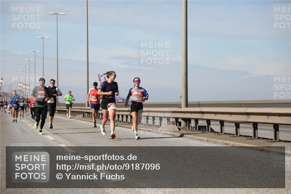 03.10.2025 - Köhlbrandbrückenlauf Yannick Fuchs http://msf.ph/oto/9187096 03.10.2025 11:45:34 Position 3  meine-sportfotos.de