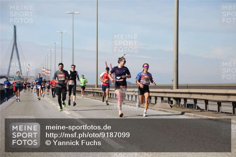 03.10.2025 - Köhlbrandbrückenlauf Yannick Fuchs http://msf.ph/oto/9187099 03.10.2025 11:45:35 Position 3  meine-sportfotos.de