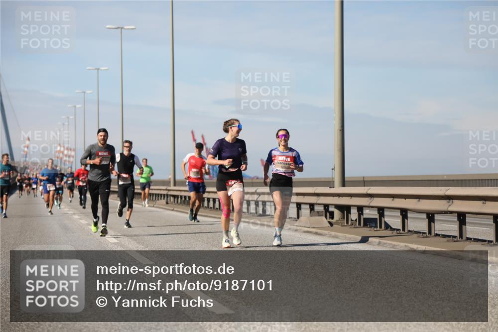 03.10.2025 - Köhlbrandbrückenlauf Yannick Fuchs http://msf.ph/oto/9187101 03.10.2025 11:45:35 Position 3  meine-sportfotos.de