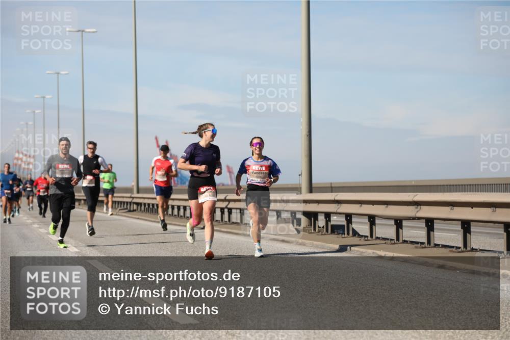 03.10.2025 - Köhlbrandbrückenlauf Yannick Fuchs http://msf.ph/oto/9187105 03.10.2025 11:45:35 Position 3 4206 meine-sportfotos.de