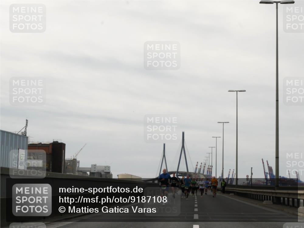 03.10.2025 - Köhlbrandbrückenlauf Matties Gatica Varas http://msf.ph/oto/9187108 03.10.2025 15:48:58 Position 3  meine-sportfotos.de