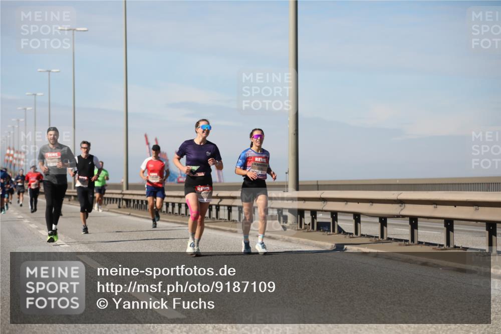 03.10.2025 - Köhlbrandbrückenlauf Yannick Fuchs http://msf.ph/oto/9187109 03.10.2025 11:45:35 Position 3  meine-sportfotos.de