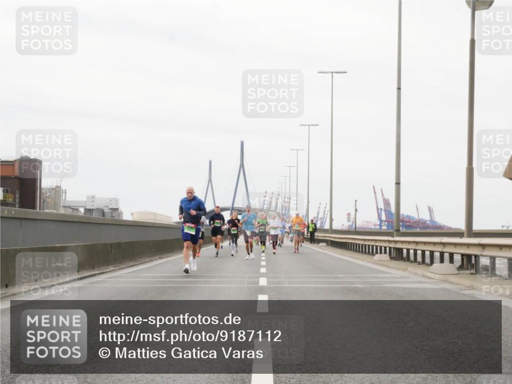 03.10.2025 - Köhlbrandbrückenlauf Matties Gatica Varas http://msf.ph/oto/9187112 03.10.2025 15:49:00 Position 3  meine-sportfotos.de