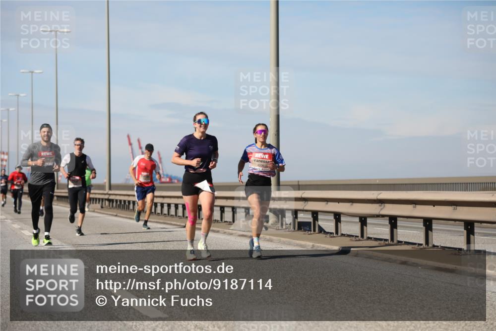 03.10.2025 - Köhlbrandbrückenlauf Yannick Fuchs http://msf.ph/oto/9187114 03.10.2025 11:45:36 Position 3 4206 meine-sportfotos.de