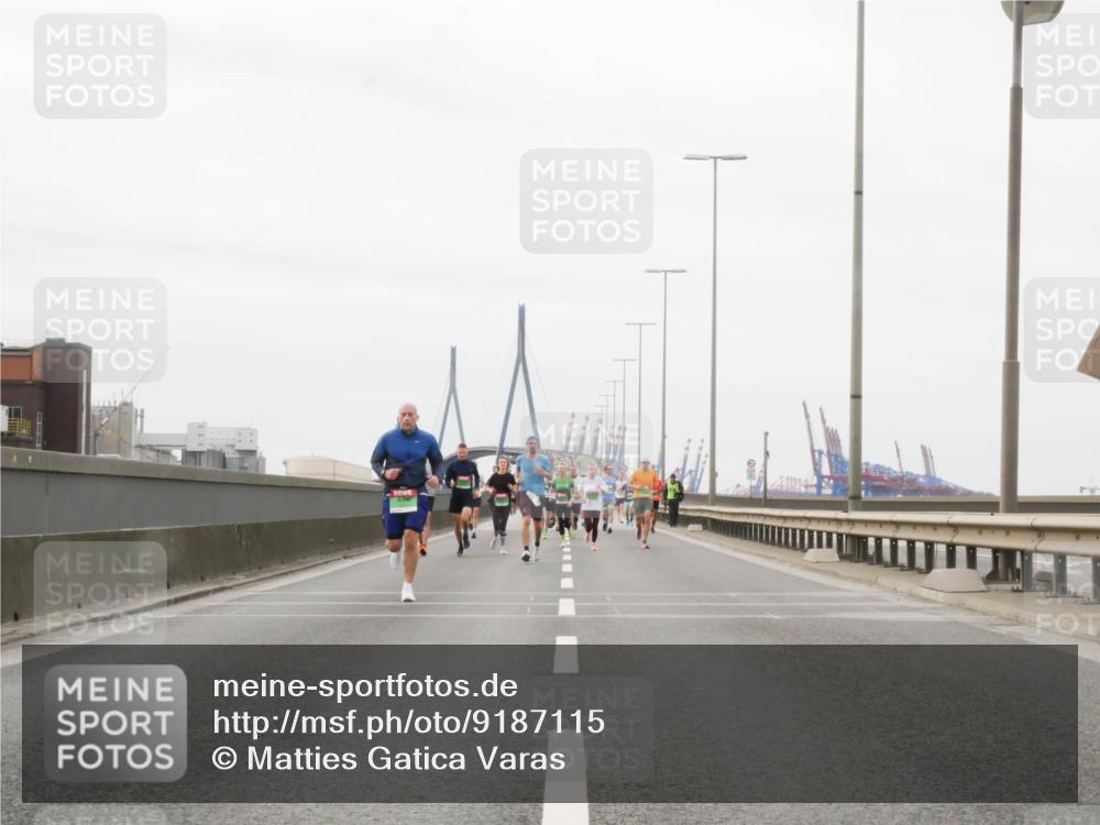 03.10.2025 - Köhlbrandbrückenlauf Matties Gatica Varas http://msf.ph/oto/9187115 03.10.2025 15:49:01 Position 3  meine-sportfotos.de