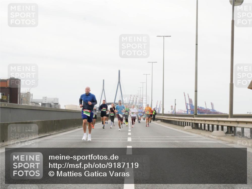 03.10.2025 - Köhlbrandbrückenlauf Matties Gatica Varas http://msf.ph/oto/9187119 03.10.2025 15:49:02 Position 3  meine-sportfotos.de
