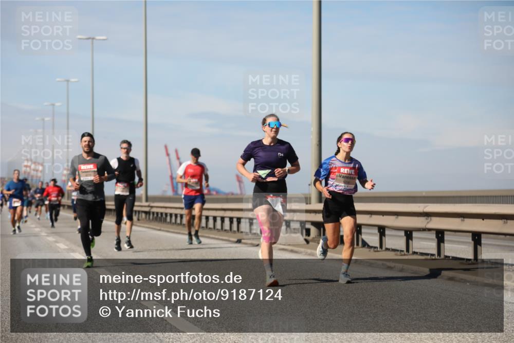 03.10.2025 - Köhlbrandbrückenlauf Yannick Fuchs http://msf.ph/oto/9187124 03.10.2025 11:45:36 Position 3  meine-sportfotos.de