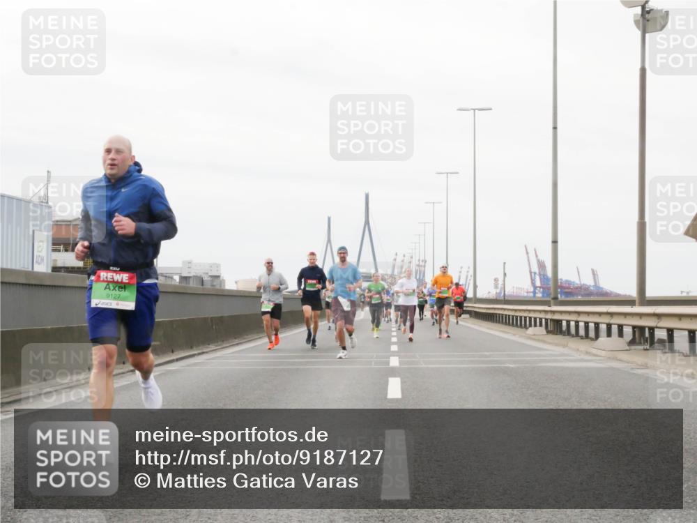 03.10.2025 - Köhlbrandbrückenlauf Matties Gatica Varas http://msf.ph/oto/9187127 03.10.2025 15:49:05 Position 3 2, 9127 meine-sportfotos.de