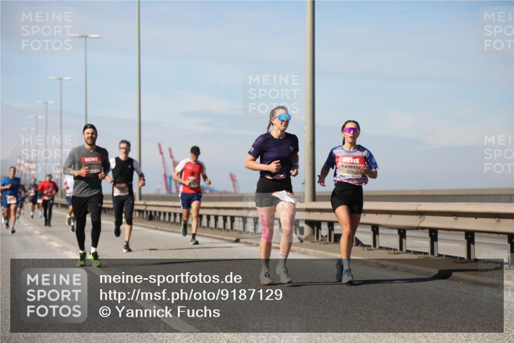 03.10.2025 - Köhlbrandbrückenlauf Yannick Fuchs http://msf.ph/oto/9187129 03.10.2025 11:45:36 Position 3 4206 meine-sportfotos.de