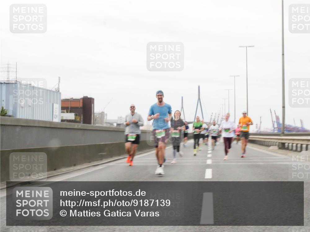 03.10.2025 - Köhlbrandbrückenlauf Matties Gatica Varas http://msf.ph/oto/9187139 03.10.2025 15:49:07 Position 3  meine-sportfotos.de