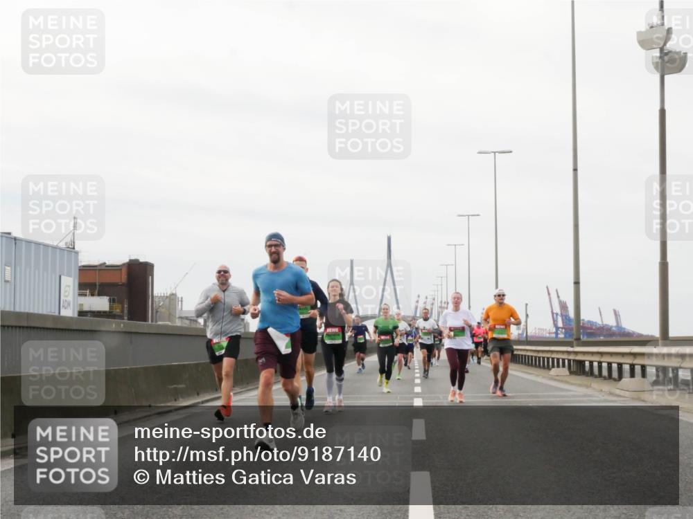 03.10.2025 - Köhlbrandbrückenlauf Matties Gatica Varas http://msf.ph/oto/9187140 03.10.2025 15:49:08 Position 3  meine-sportfotos.de