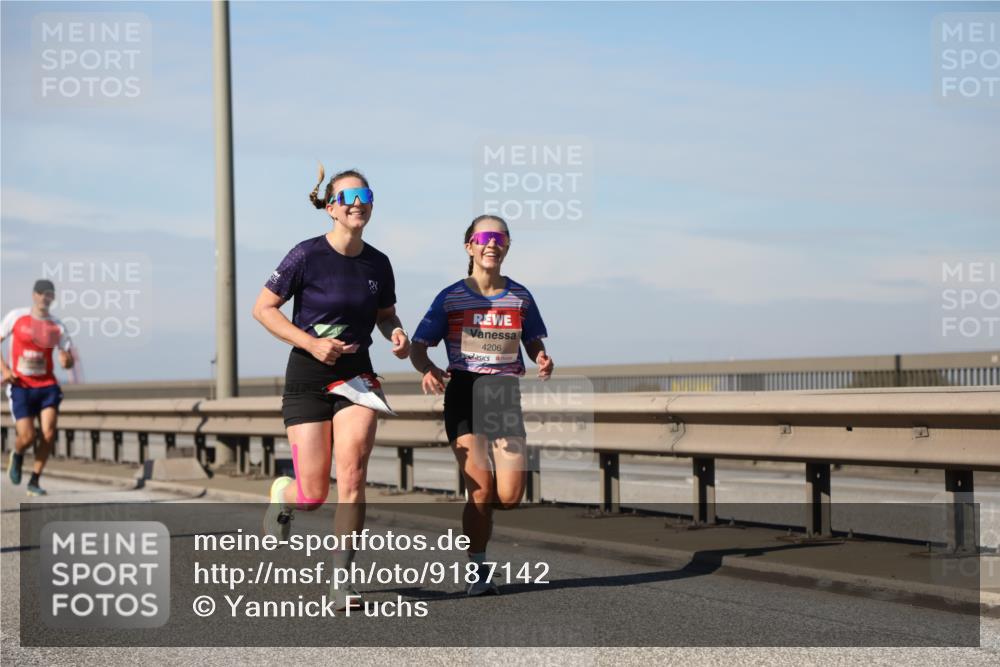 03.10.2025 - Köhlbrandbrückenlauf Yannick Fuchs http://msf.ph/oto/9187142 03.10.2025 11:45:37 Position 3 4206 meine-sportfotos.de