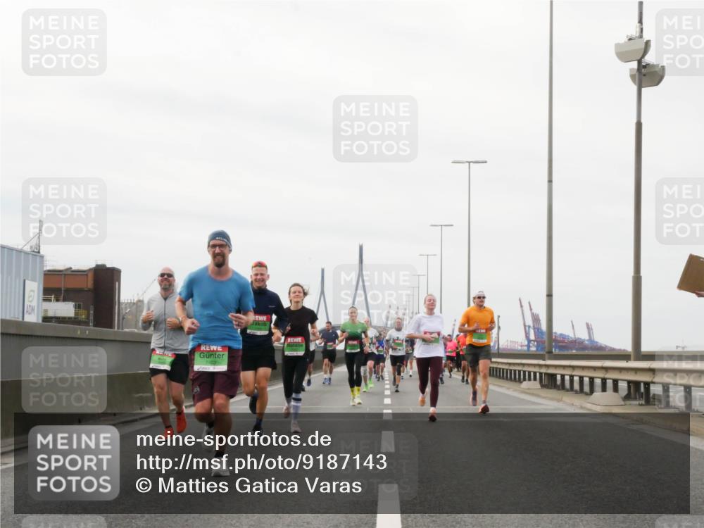 03.10.2025 - Köhlbrandbrückenlauf Matties Gatica Varas http://msf.ph/oto/9187143 03.10.2025 15:49:08 Position 3 7403 meine-sportfotos.de