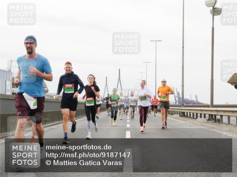 03.10.2025 - Köhlbrandbrückenlauf Matties Gatica Varas http://msf.ph/oto/9187147 03.10.2025 15:49:09 Position 3  meine-sportfotos.de