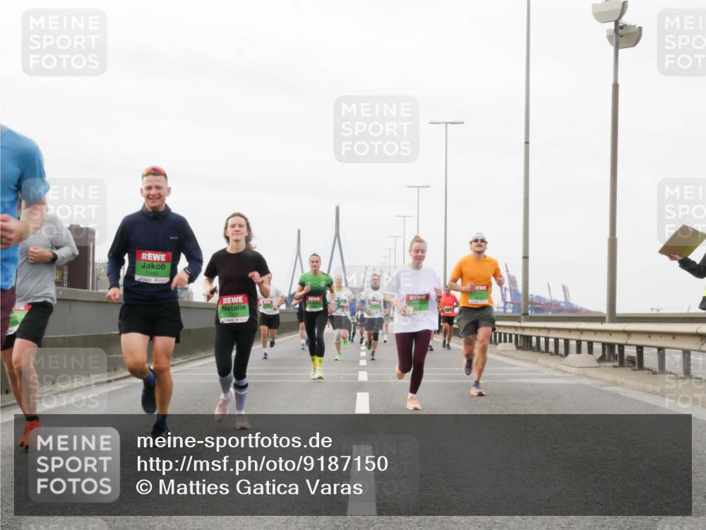 03.10.2025 - Köhlbrandbrückenlauf Matties Gatica Varas http://msf.ph/oto/9187150 03.10.2025 15:49:10 Position 3 7466 meine-sportfotos.de
