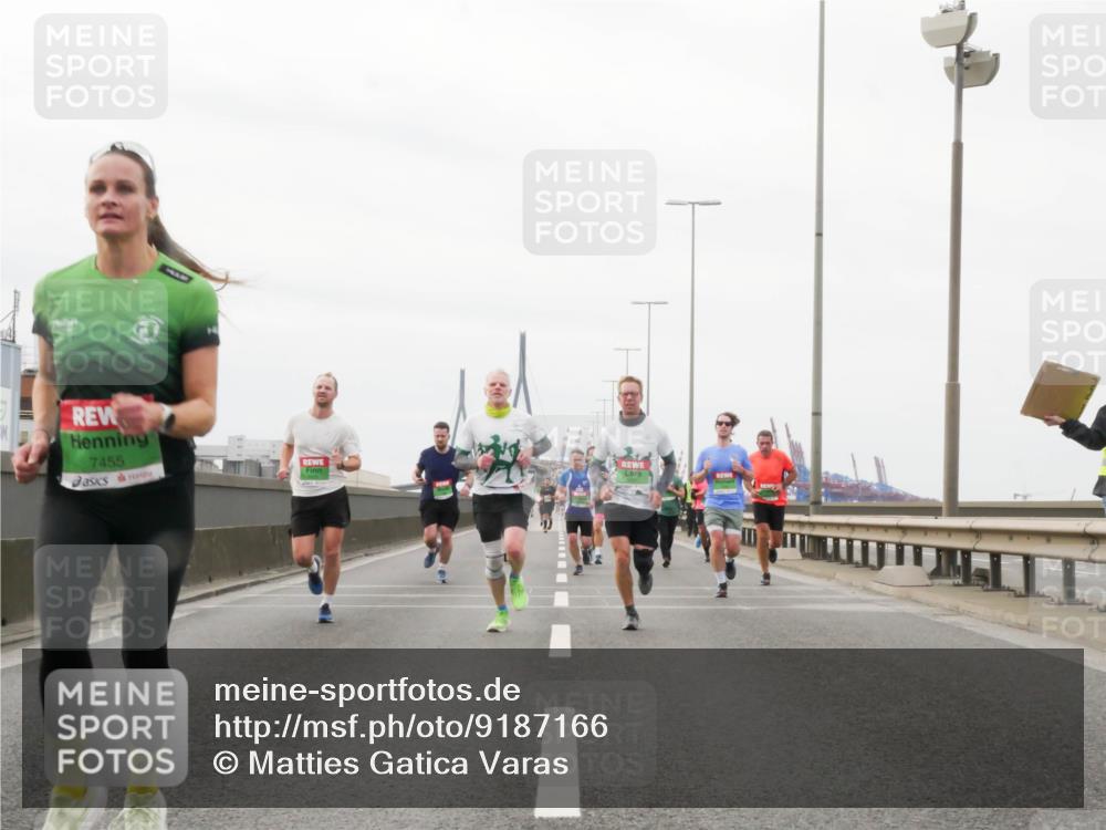03.10.2025 - Köhlbrandbrückenlauf Matties Gatica Varas http://msf.ph/oto/9187166 03.10.2025 15:49:14 Position 3 7455 meine-sportfotos.de