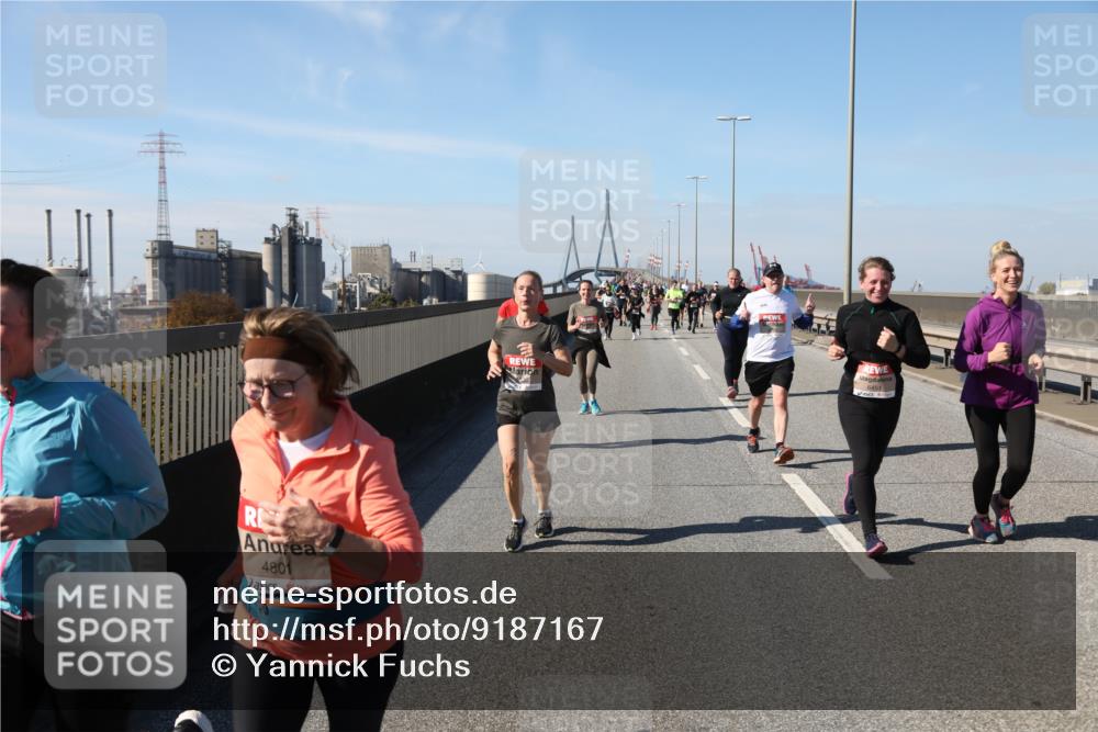 03.10.2025 - Köhlbrandbrückenlauf Yannick Fuchs http://msf.ph/oto/9187167 03.10.2025 12:06:22 Position 3 4801 meine-sportfotos.de