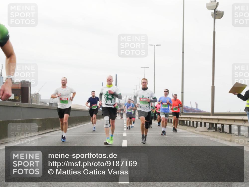 03.10.2025 - Köhlbrandbrückenlauf Matties Gatica Varas http://msf.ph/oto/9187169 03.10.2025 15:49:14 Position 3  meine-sportfotos.de