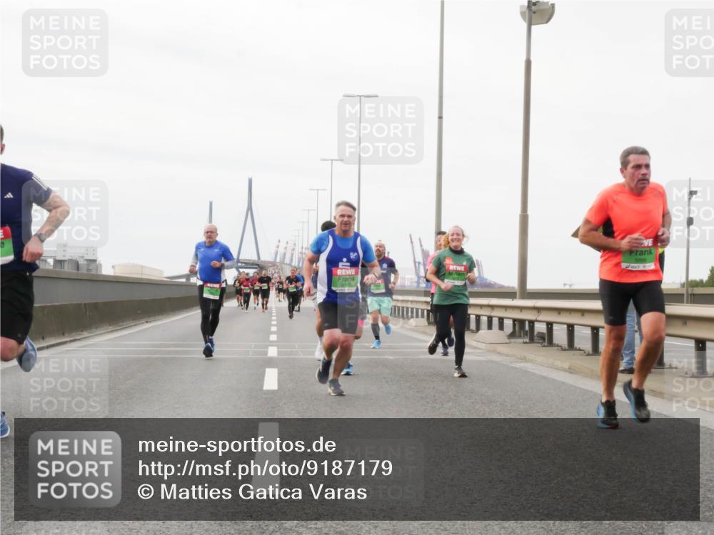 03.10.2025 - Köhlbrandbrückenlauf Matties Gatica Varas http://msf.ph/oto/9187179 03.10.2025 15:49:18 Position 3  meine-sportfotos.de
