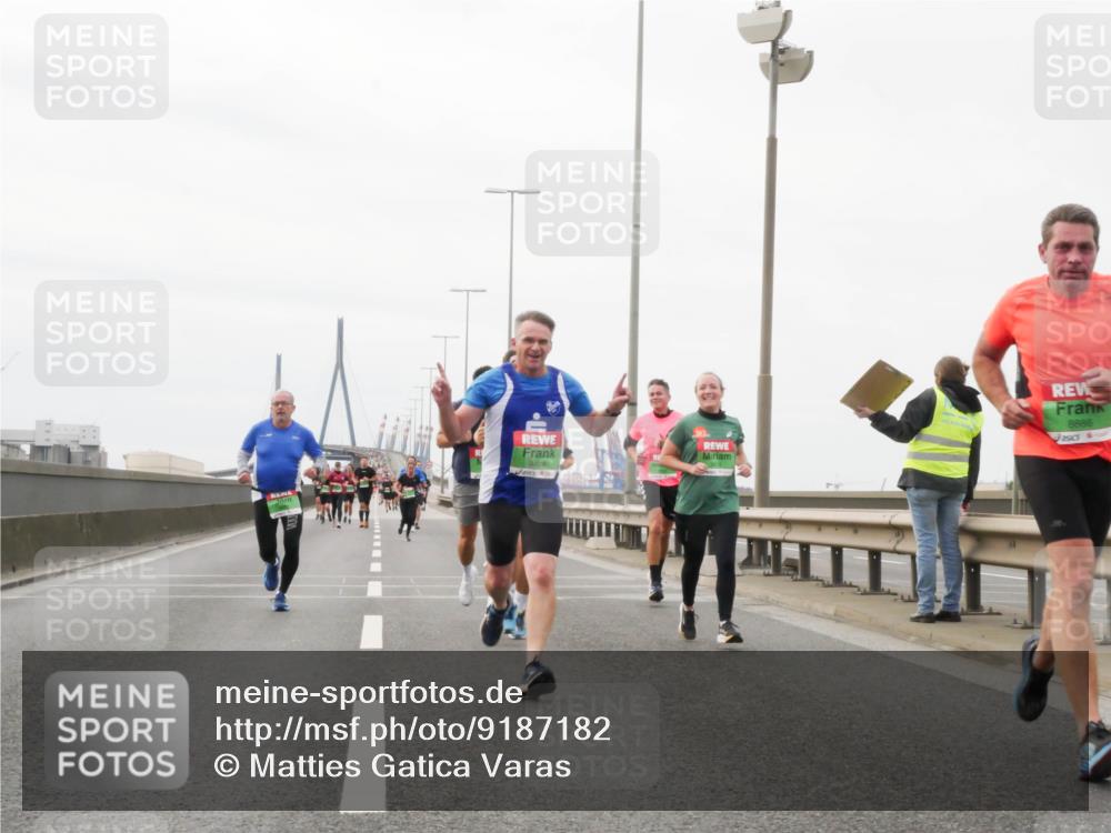 03.10.2025 - Köhlbrandbrückenlauf Matties Gatica Varas http://msf.ph/oto/9187182 03.10.2025 15:49:19 Position 3 9499, 8886 meine-sportfotos.de