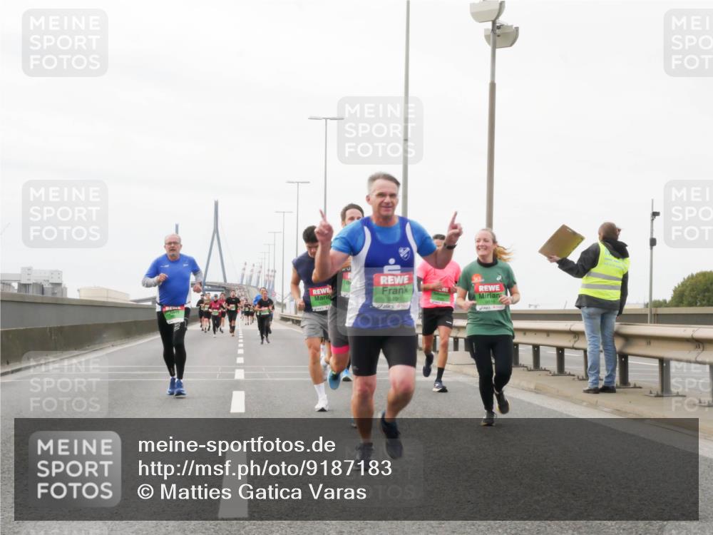 03.10.2025 - Köhlbrandbrückenlauf Matties Gatica Varas http://msf.ph/oto/9187183 03.10.2025 15:49:19 Position 3 9499 meine-sportfotos.de