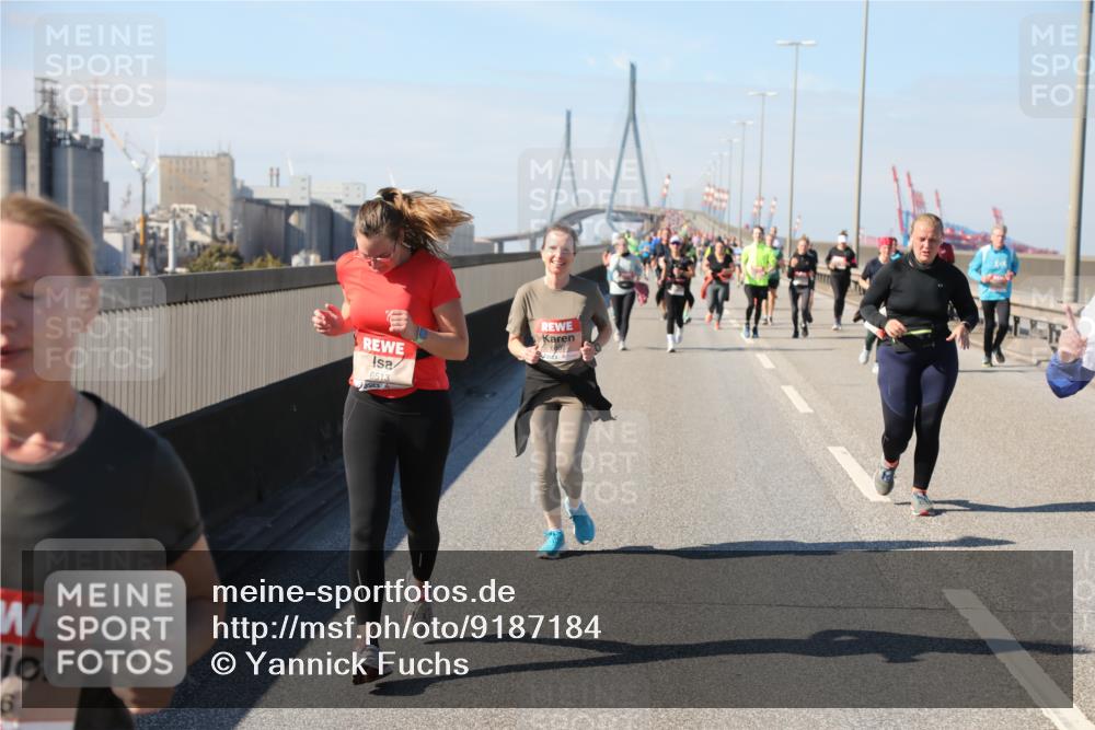 03.10.2025 - Köhlbrandbrückenlauf Yannick Fuchs http://msf.ph/oto/9187184 03.10.2025 12:06:23 Position 3 6, 6513 meine-sportfotos.de