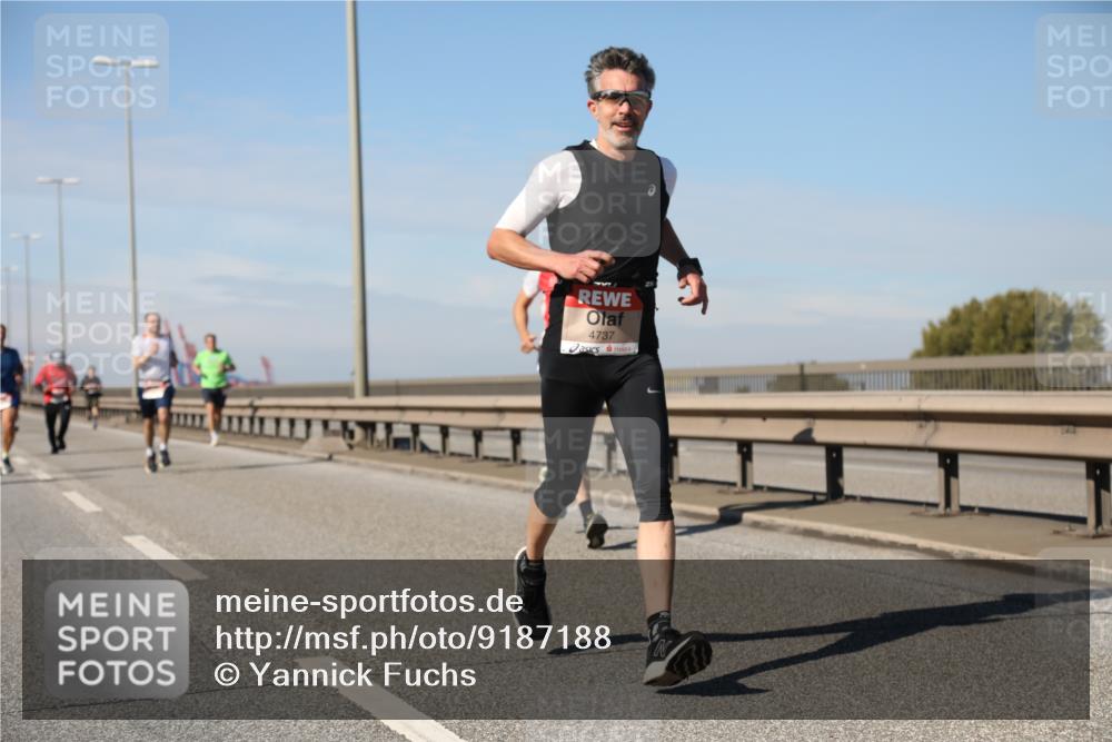 03.10.2025 - Köhlbrandbrückenlauf Yannick Fuchs http://msf.ph/oto/9187188 03.10.2025 11:45:41 Position 3 4737 meine-sportfotos.de