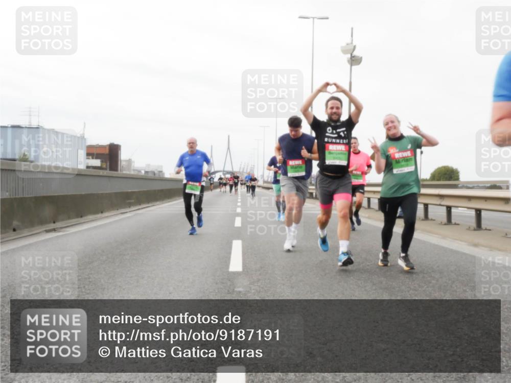 03.10.2025 - Köhlbrandbrückenlauf Matties Gatica Varas http://msf.ph/oto/9187191 03.10.2025 15:49:21 Position 3  meine-sportfotos.de