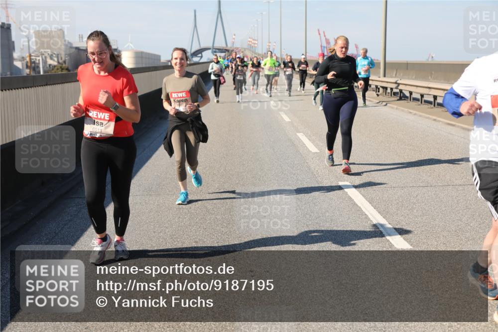 03.10.2025 - Köhlbrandbrückenlauf Yannick Fuchs http://msf.ph/oto/9187195 03.10.2025 12:06:24 Position 3 6513 meine-sportfotos.de