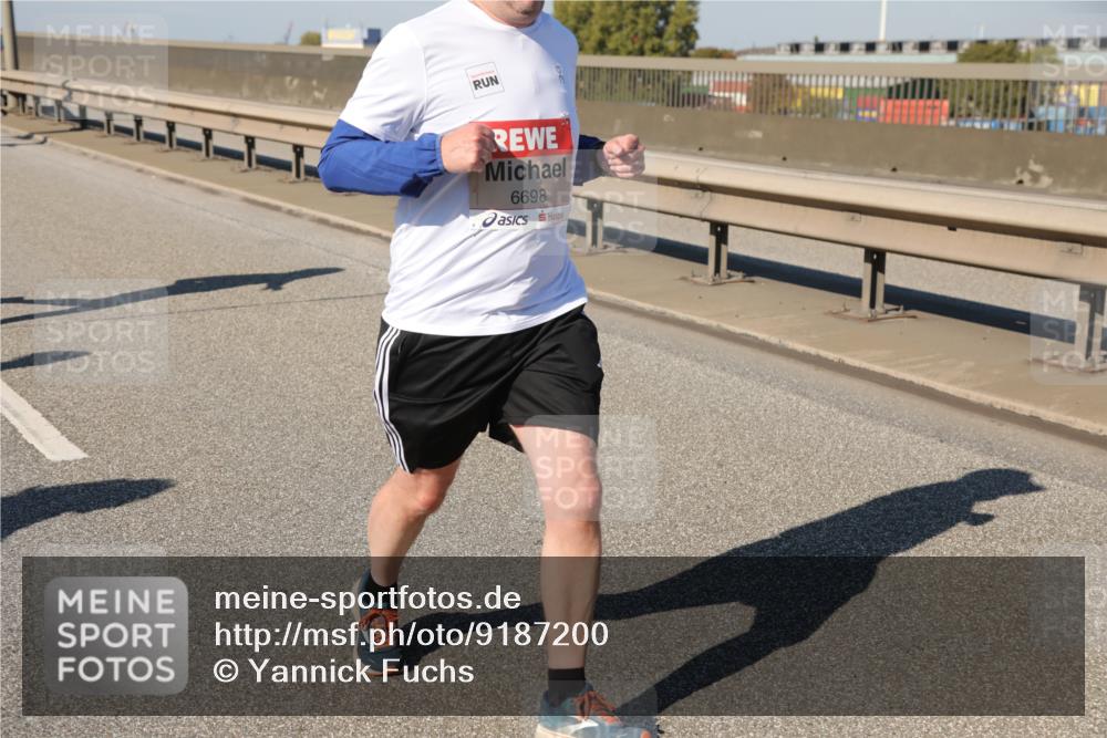 03.10.2025 - Köhlbrandbrückenlauf Yannick Fuchs http://msf.ph/oto/9187200 03.10.2025 12:06:24 Position 3 6698 meine-sportfotos.de