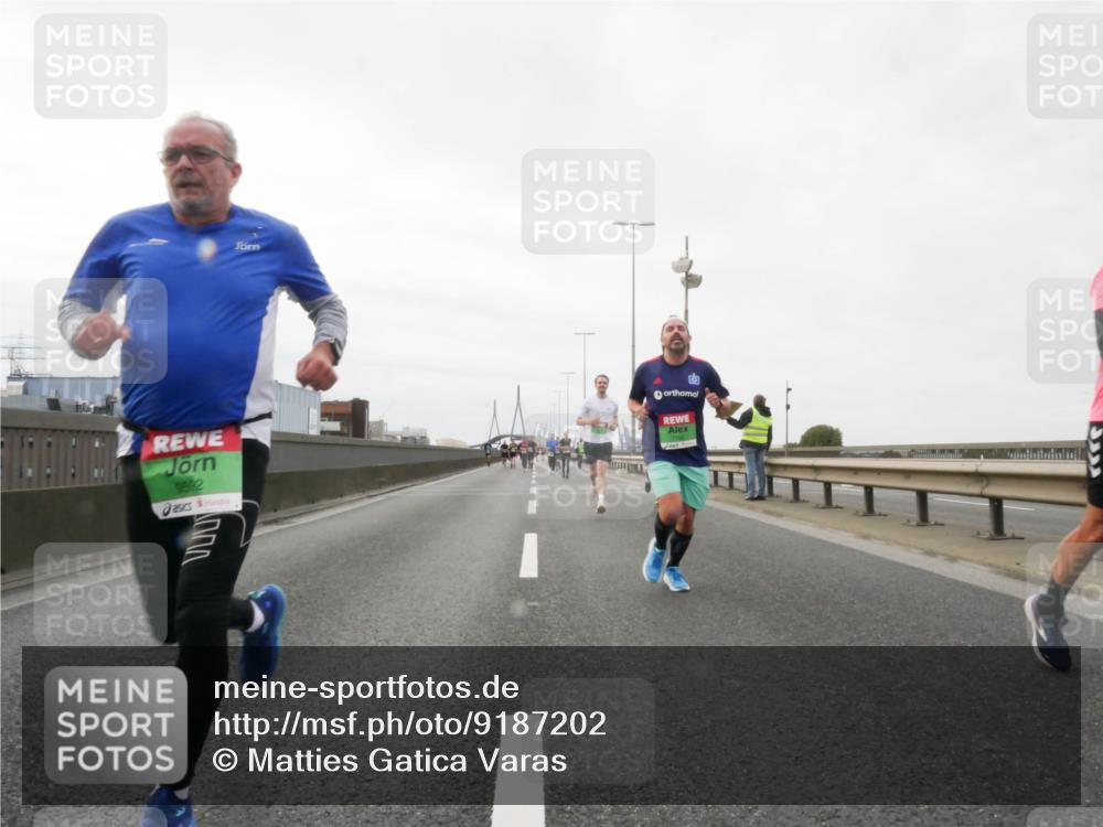 03.10.2025 - Köhlbrandbrückenlauf Matties Gatica Varas http://msf.ph/oto/9187202 03.10.2025 15:49:23 Position 3 9592 meine-sportfotos.de