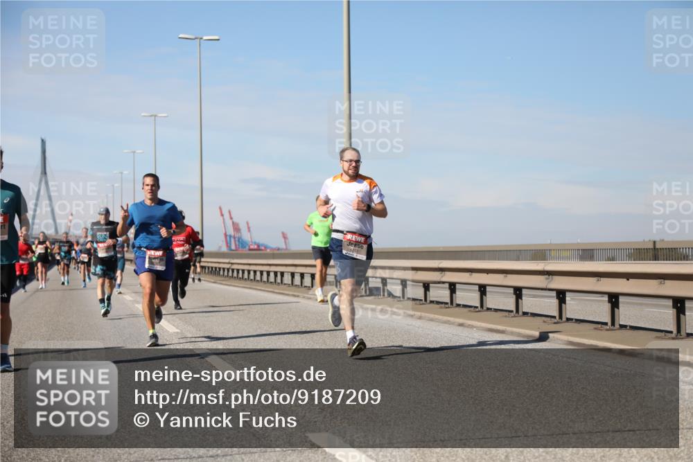 03.10.2025 - Köhlbrandbrückenlauf Yannick Fuchs http://msf.ph/oto/9187209 03.10.2025 11:45:44 Position 3 5, 6097 meine-sportfotos.de