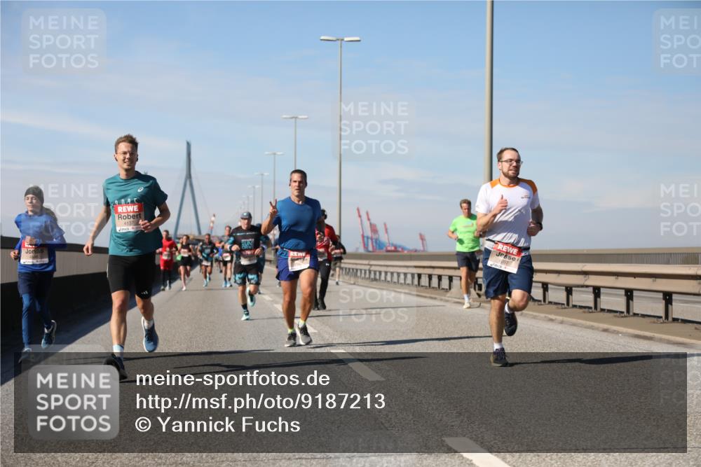 03.10.2025 - Köhlbrandbrückenlauf Yannick Fuchs http://msf.ph/oto/9187213 03.10.2025 11:45:44 Position 3 2025, 4137, 097 meine-sportfotos.de