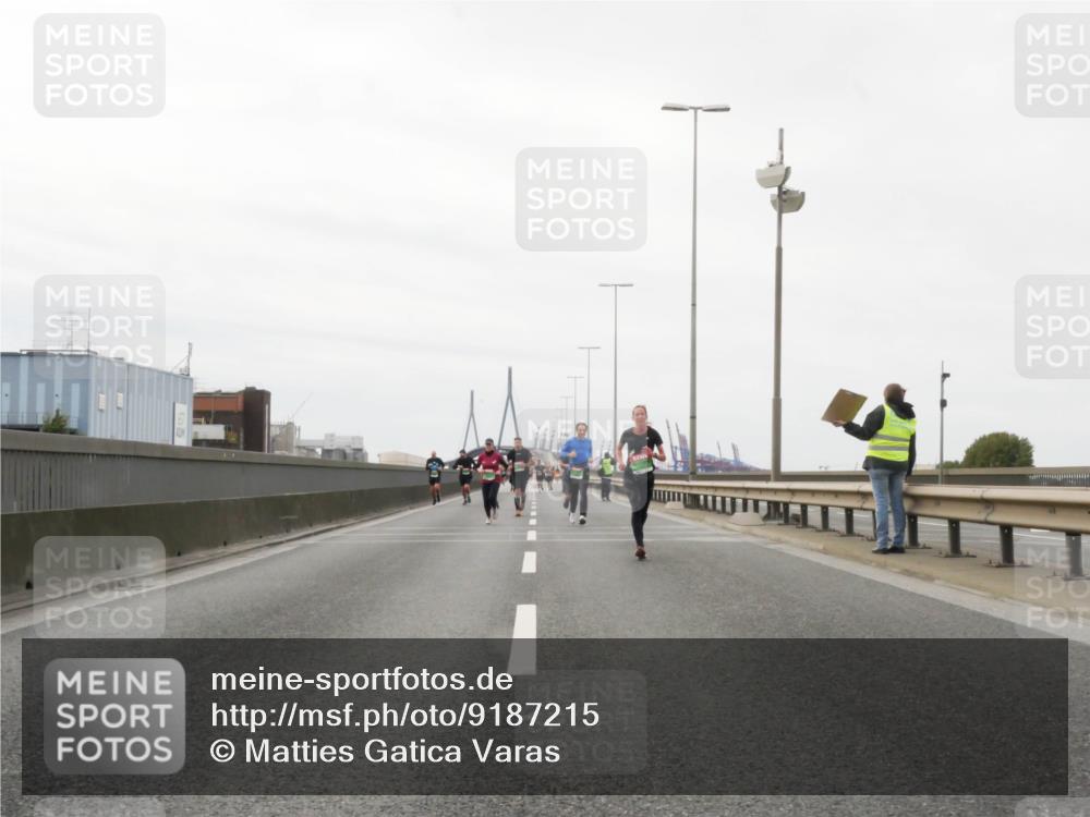 03.10.2025 - Köhlbrandbrückenlauf Matties Gatica Varas http://msf.ph/oto/9187215 03.10.2025 15:49:27 Position 3  meine-sportfotos.de