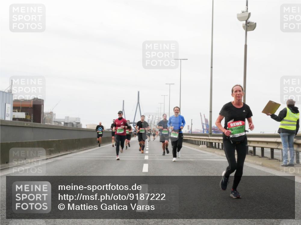 03.10.2025 - Köhlbrandbrückenlauf Matties Gatica Varas http://msf.ph/oto/9187222 03.10.2025 15:49:29 Position 3 7428 meine-sportfotos.de