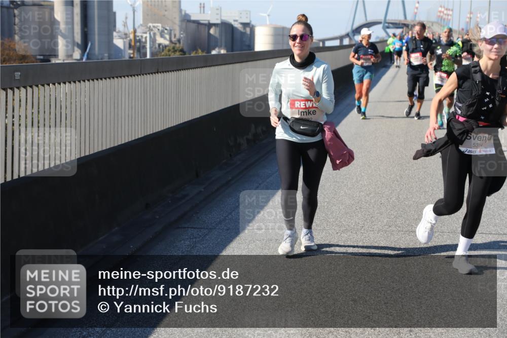 03.10.2025 - Köhlbrandbrückenlauf Yannick Fuchs http://msf.ph/oto/9187232 03.10.2025 12:06:30 Position 3 292, 5314 meine-sportfotos.de
