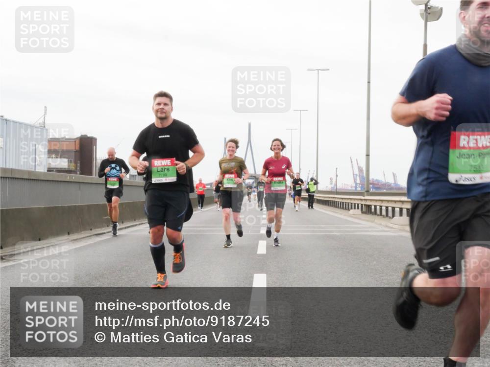 03.10.2025 - Köhlbrandbrückenlauf Matties Gatica Varas http://msf.ph/oto/9187245 03.10.2025 15:49:34 Position 3 7780, 7513 meine-sportfotos.de