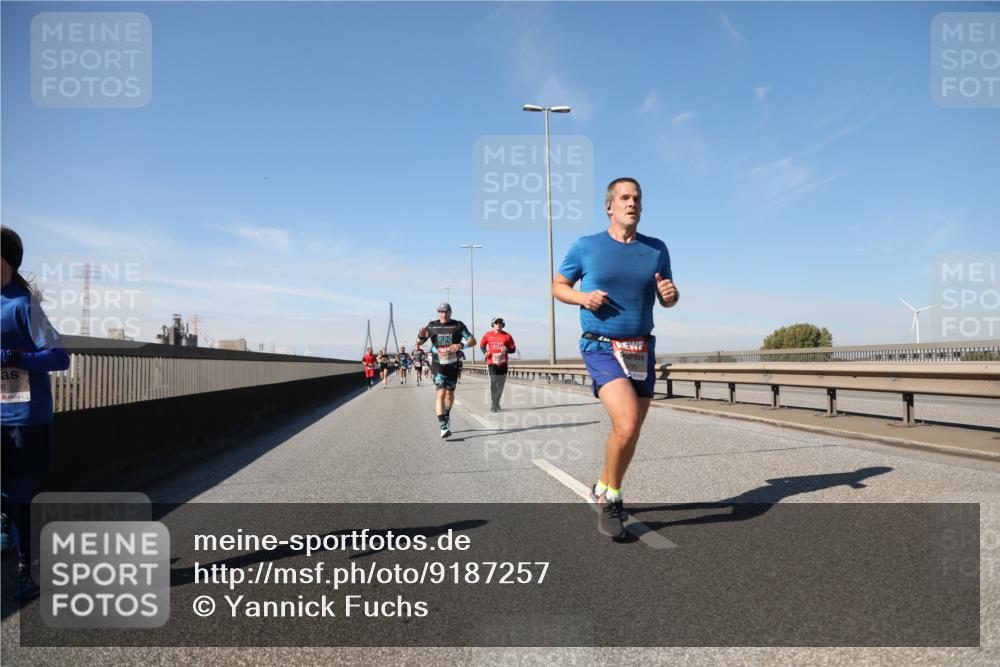 03.10.2025 - Köhlbrandbrückenlauf Yannick Fuchs http://msf.ph/oto/9187257 03.10.2025 11:45:47 Position 3 6 meine-sportfotos.de