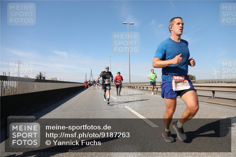 03.10.2025 - Köhlbrandbrückenlauf Yannick Fuchs http://msf.ph/oto/9187263 03.10.2025 11:45:47 Position 3 4130 meine-sportfotos.de