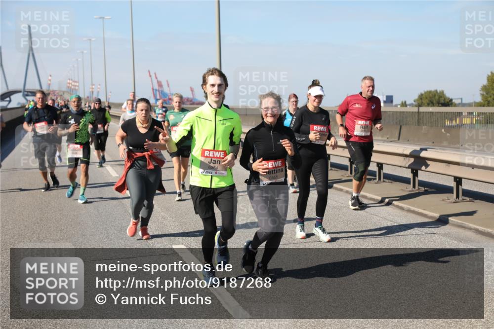 03.10.2025 - Köhlbrandbrückenlauf Yannick Fuchs http://msf.ph/oto/9187268 03.10.2025 12:06:32 Position 3 6554, 6555 meine-sportfotos.de