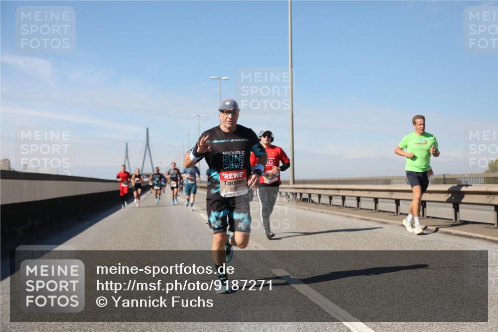 03.10.2025 - Köhlbrandbrückenlauf Yannick Fuchs http://msf.ph/oto/9187271 03.10.2025 11:45:47 Position 3 6187 meine-sportfotos.de
