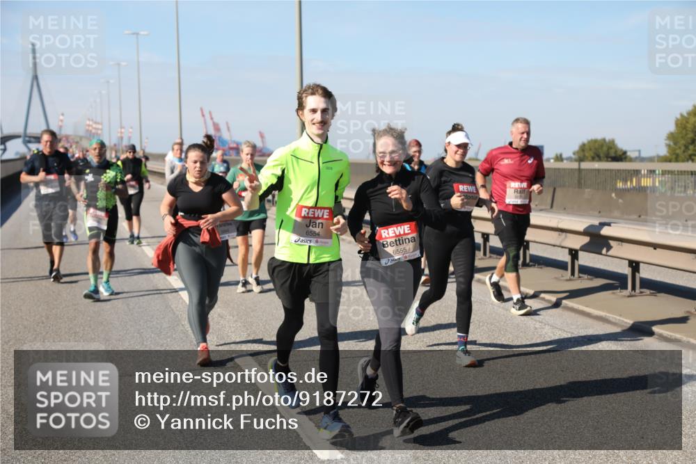 03.10.2025 - Köhlbrandbrückenlauf Yannick Fuchs http://msf.ph/oto/9187272 03.10.2025 12:06:32 Position 3 5844, 6554, 6555 meine-sportfotos.de